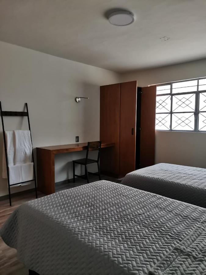 El Salto De Camela Hostal Uruapan  ภายนอก รูปภาพ