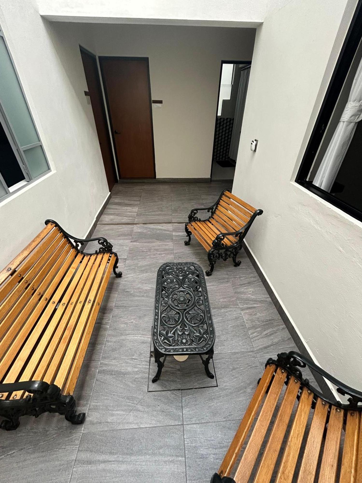 El Salto De Camela Hostal Uruapan  ภายนอก รูปภาพ